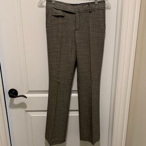 Stylish Elegant Banana Republic women’s Gray Straight Leg Pants. Size 2P. New.